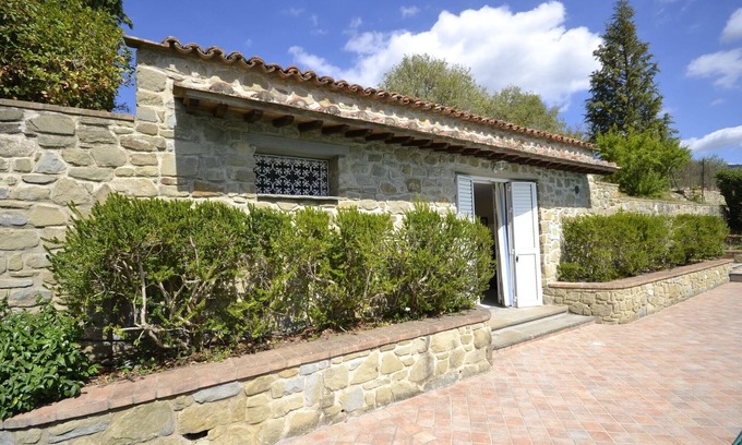 Il Borgo Maison | Appartements à Casale Toscano avec piscine et vue suggestive sur Cortona.