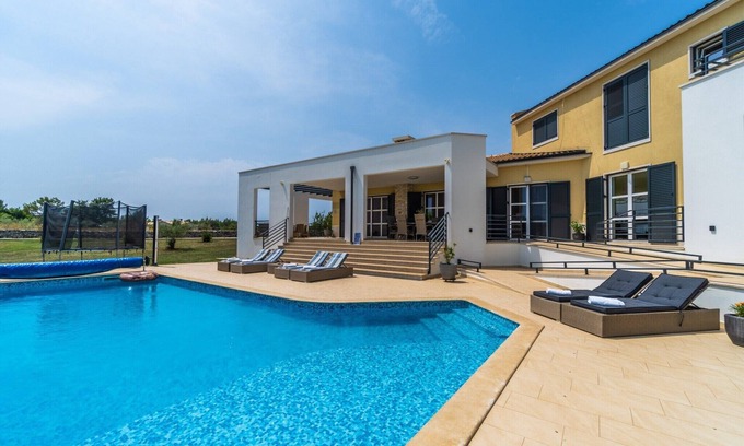 Divsici Villa | Villa entièrement équipée à Filipana