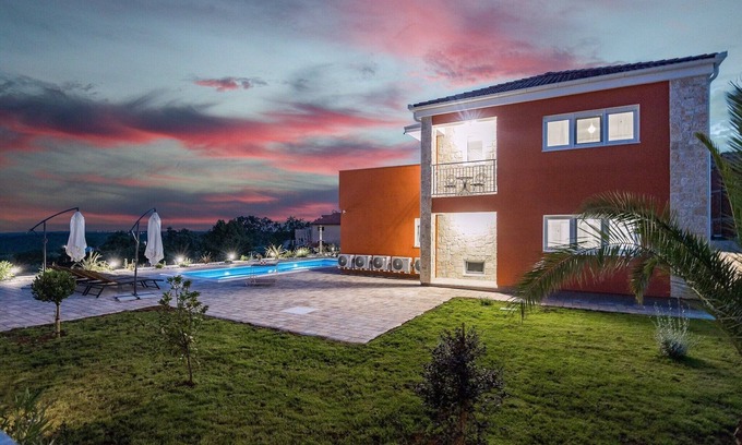 Krnica Villa | Charmante villa avec piscine à Krnica