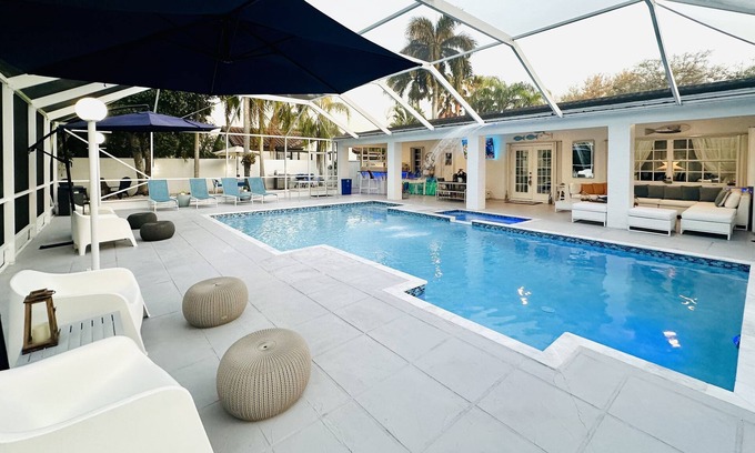 Richmond West Maison | Villa in Miami with Heated Pool & Salt System