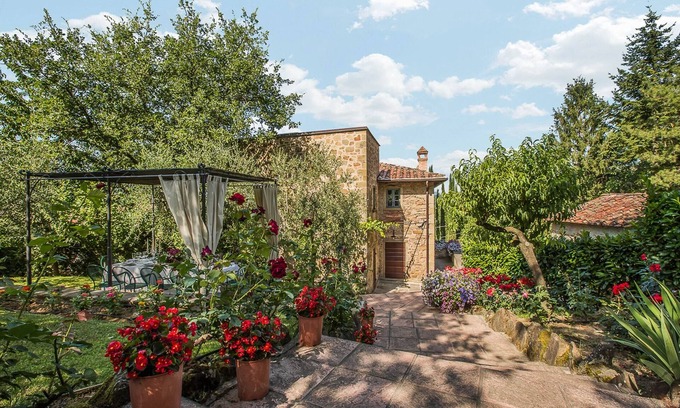 Ripoli Maison | Villa in Monterchi-Arezzo,Pool,Whirlpool,Wi-Fi,Aircon,gorgeous view, sleep 10