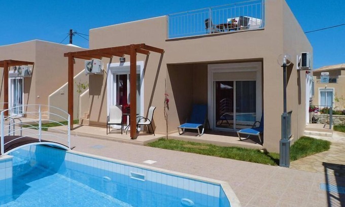 Nopigia Villa | Villa à Nopigia avec piscine commune