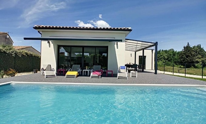 Cabannes Villa | Villa avec piscine privée dans le Sud de la France
