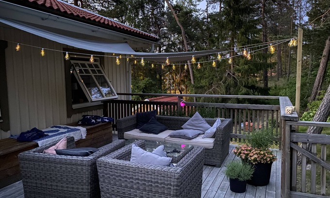 Alta Maison | Villa in quiet and beautiful Älta for rent