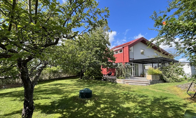 Nacka Municipality Maison | Villa in Stockholm by the sea not far from the archipelago with bathing area