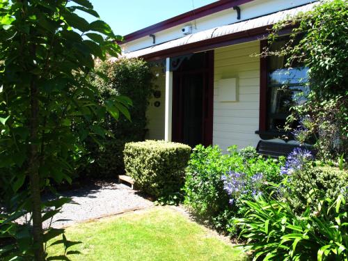 Martinborough Maison | Villa in the Vines