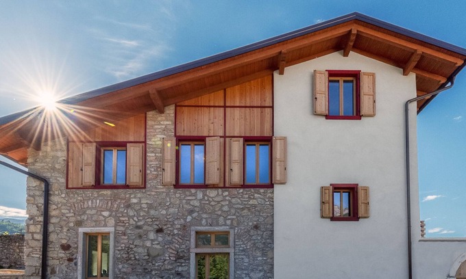 Rovereto Villa | Villa dans les vignes avec vue sur les montagnes