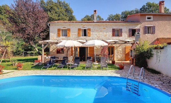 Gracisce Villa | Villa in Žminj with Private Pool and Nature