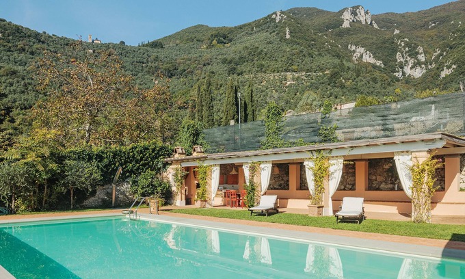 Camaiore Villa | Villa / Independent home à Lucques avec 9 chambres à coucher, 18 couchages