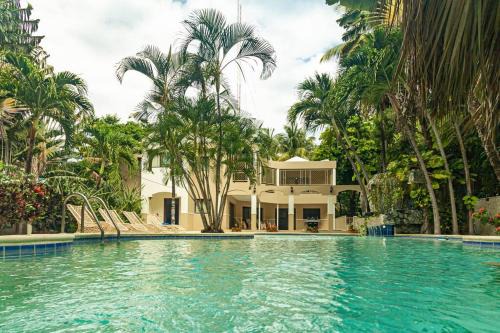 Bani Maison | Villa Infinito Bani's Exclusive Beachside Mansion