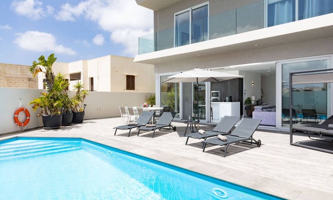 Tal-Ghoqod Villa | Villa Ixoria Unit 1 with Private Pool by ArcoBnb