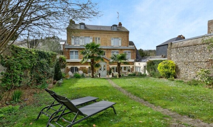 Honfleur Villa | La Villa Jane'Laur, Magnifique maison de maître avec jardin 11 P