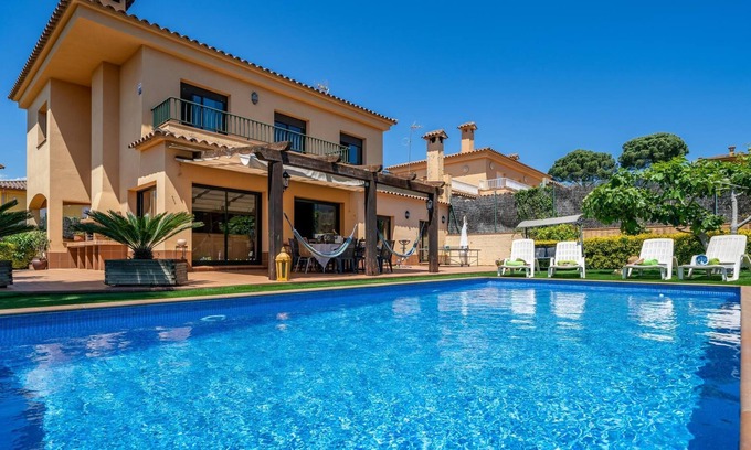 Condado del Jaruco Maison | VILLA JARUCO LUX, SWIMMING POOL, NETFLIX, RELAX AND COMFORT