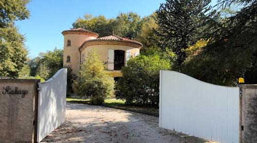 Arnaud-Guilhem Maison | Villa Kaliazo - Riverfront Alpaca Experience