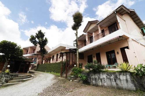 Berastagi Maison | Villa Keluarga Bre Batunanggar