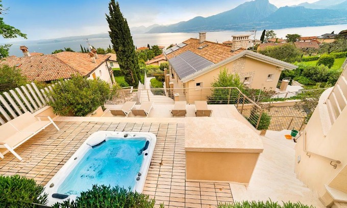 Albisano Appartement | Villa Kiara