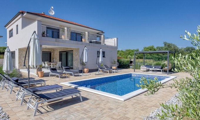 Krnica Villa | Villa Klementina - Private Pool and Whirlpool