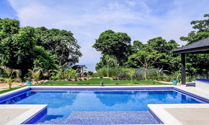 Santiago Maison | Villa Komodo et Maluku au Cactus Blue Luxury Villas. Piscine + vues!