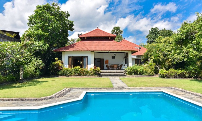 Sawan Maison | Villa Kupu Kupu - Beachfront Villa In East Part of Norther BALI