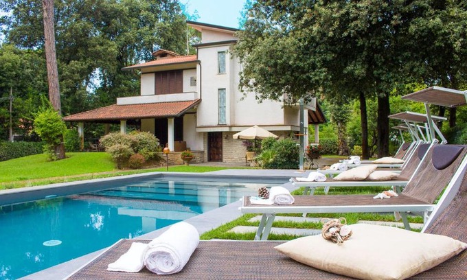 Marina di Pietrasanta Villa | VILLA LA MERIDIANA 8&1, Emma Villas
