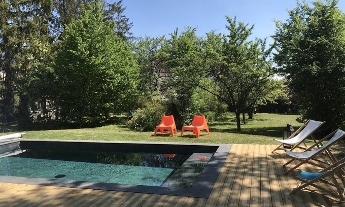 Vittel Villa | Villa "La Sapinière de Vittel", au coeur de la station thermale de Vittel