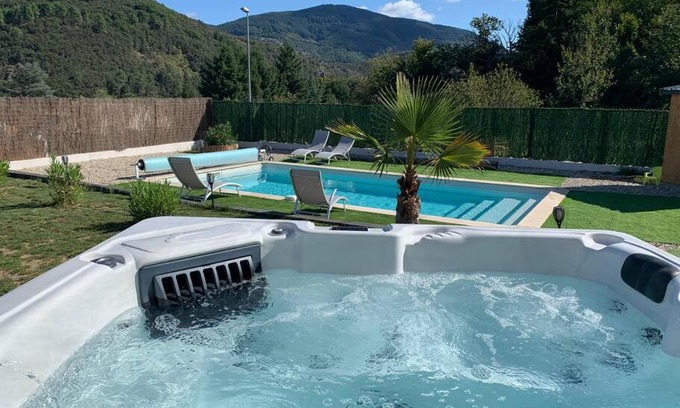 Pont-de-Labeaume Villa | Villa La source & SPA