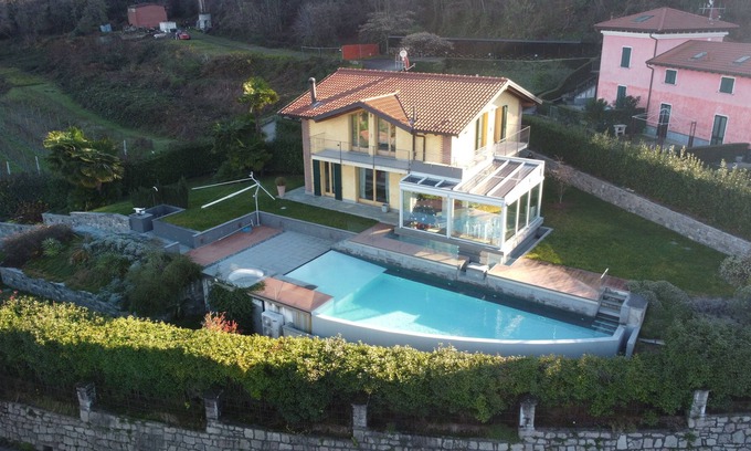 Brezzo di Bedero Villa | Villa