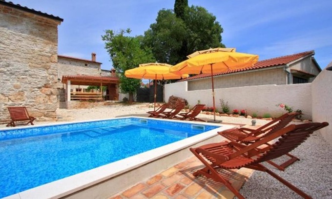 Orihi Maison | Villa Laura Barban pour 18 personnes avec piscine privée, choix idéal pour les familles