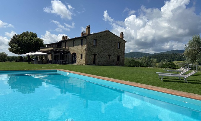 Teverina di Cortona Villa | Villa 'Le Buccole Country House' avec vue sur les collines pérugines, Wi-Fi et air conditionné.