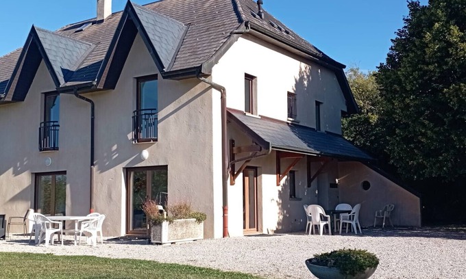 Sillingy Cottage | Villa 'Le Paradis' avec vue sur la montagne, terrasse privée et jardin privé
