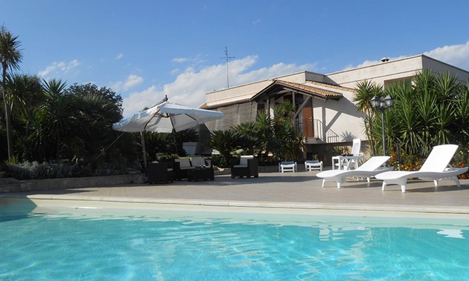 Casalini Villa | Belle villa jumelée avec piscine privée isolée, patio et jardin