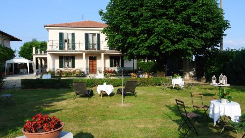 Cavour Lit Et Petit-Déjeuner | VILLA LE ROSE