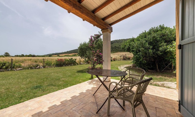 Sant'Anna Arresi Villa | Villa 'Le Vigne', proche mer, avec jardin et terrasse