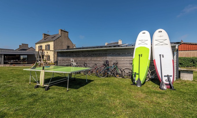 Kerlouet Villa | "Villa Léonie" grande maison avec piscine intérieur sur la côte des légendes