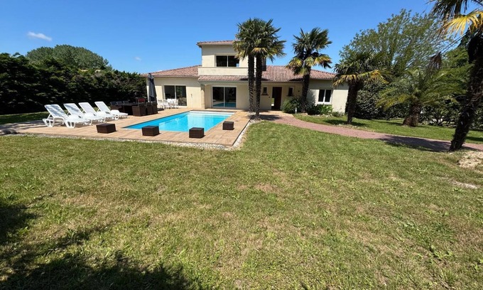 Saint-Augustin Villa | Villa située à St Augustin, près de Royan, à 5km de la plage de la Grande Côte.