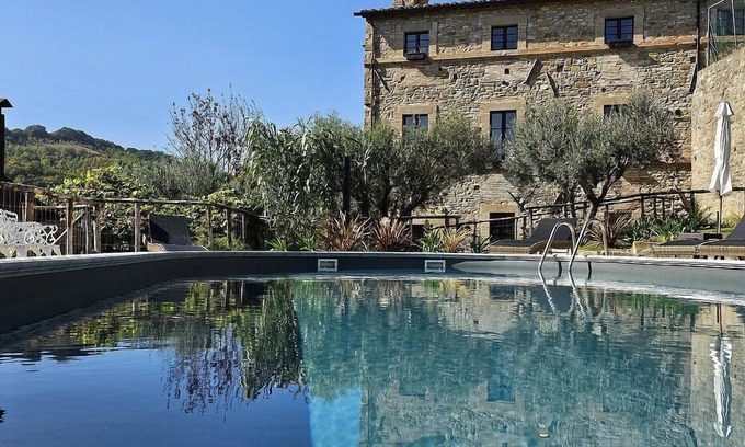 Castel d'Arno Villa | Villa Loredana: A characteristic and welcoming three-story age-old farm house surrounded by the greenery, with Free WI-FI.
