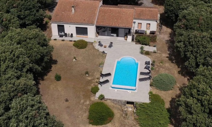 Ventenac-Cabardes Villa | Villa Louna au milieu du bois