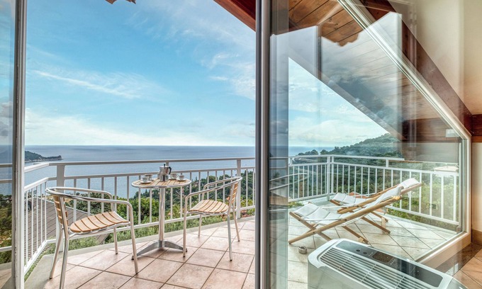 Vigo-Peirano Villa | Villa Luce del Sol with Pool - S, Alassio, Italy