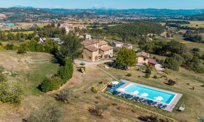 Bivio Lugnano Villa | Villa Lugnano avec piscine et grand jardin parfait pour vacances en groupe