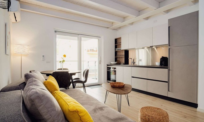Bardolino Appartement | 🌟Villa Luisa - Bella Casa 🌟 | Modern Elegance in the Heart of Bardolino