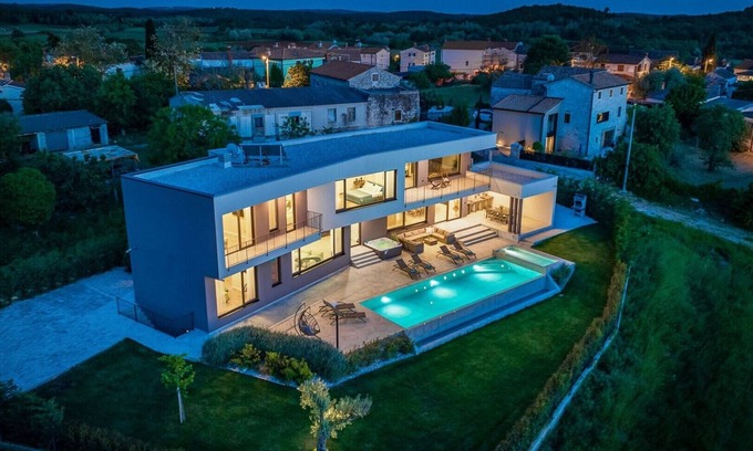 Dracevac Villa | Villa Lumi - un havre de luxe avec grande piscine a débordement, piscine pour enfants, jacuzzi et sauna