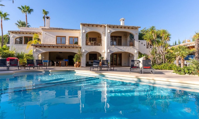 Pinar del Advocat Villa | Villa "Luxury Xenofilia Vll" avec vue sur mer, piscine et Wi-Fi.