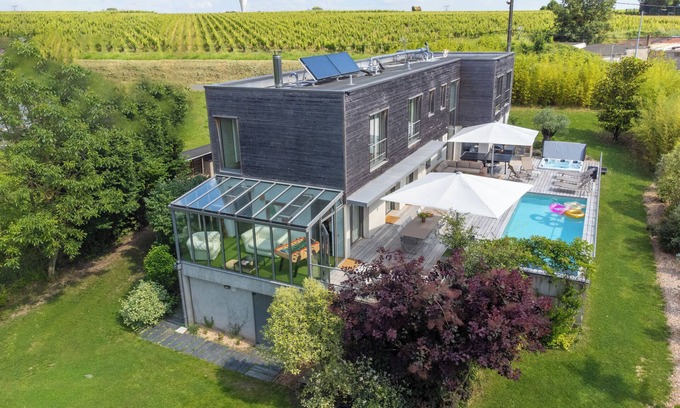 Vouvray Villa | Villa d'exception M54 Vouvray, 2H au sud de Paris, Amboise Chenonceau Chambord