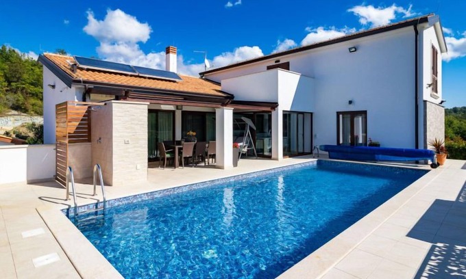 Gracisce Maison | Villa Mala Halu by Interhome