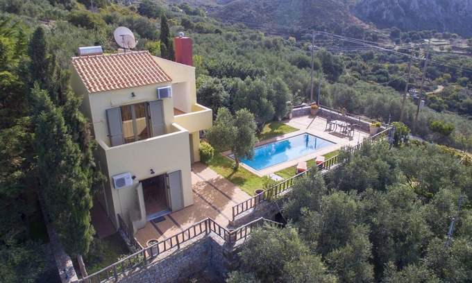 Milia Villa | Villa 'Malathiros 3 with Private Pool' avec vue sur la mer, Wi-Fi et climatisation