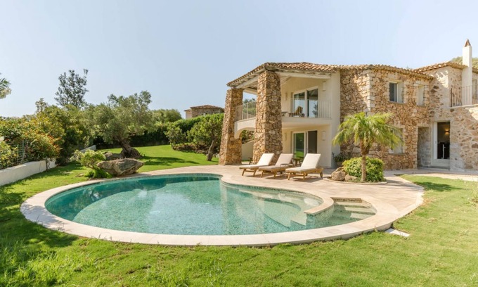 Castiadas Villa | VILLA MANDORLO 500 meters from the sea, with garden, private pool, and sea view