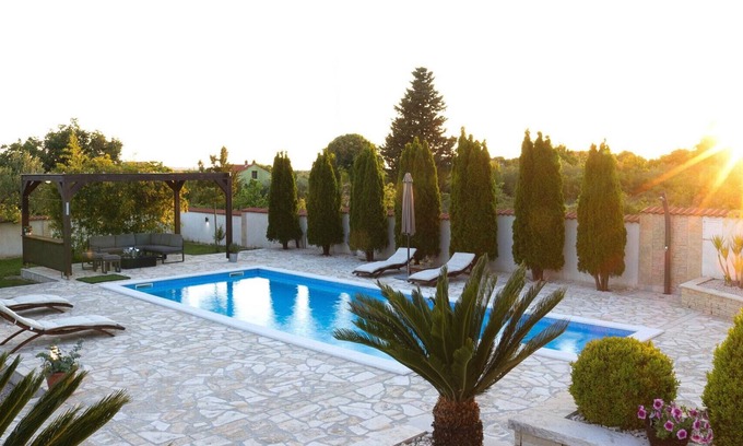 Policnik Villa | Villa Marija