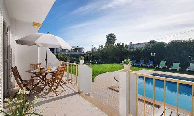 Vale de Carro Villa | Villa 'Martina' avec piscine partagée, Wi-Fi et climatisation