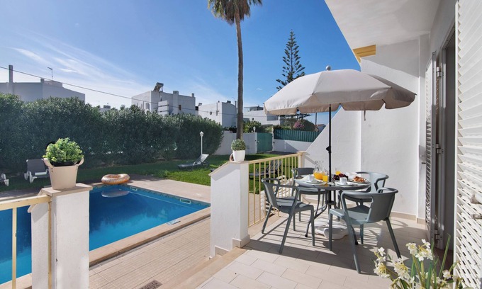 Vale de Carro Villa | Villa 'Martinique' avec piscine partagée, Wi-Fi et climatisation