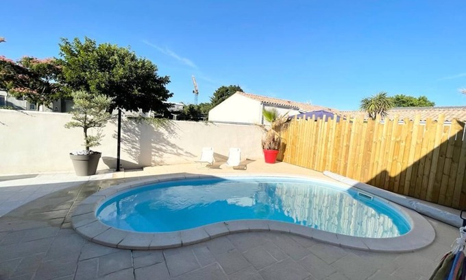 Aytre Villa | Maison familiale avec piscine
